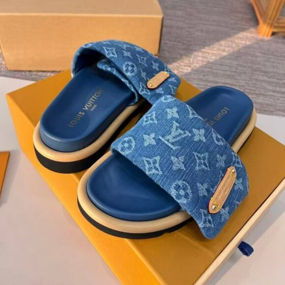 Louis Vuitton Women’s Pillow Mule Sandal Slides - Picture 1 of 6